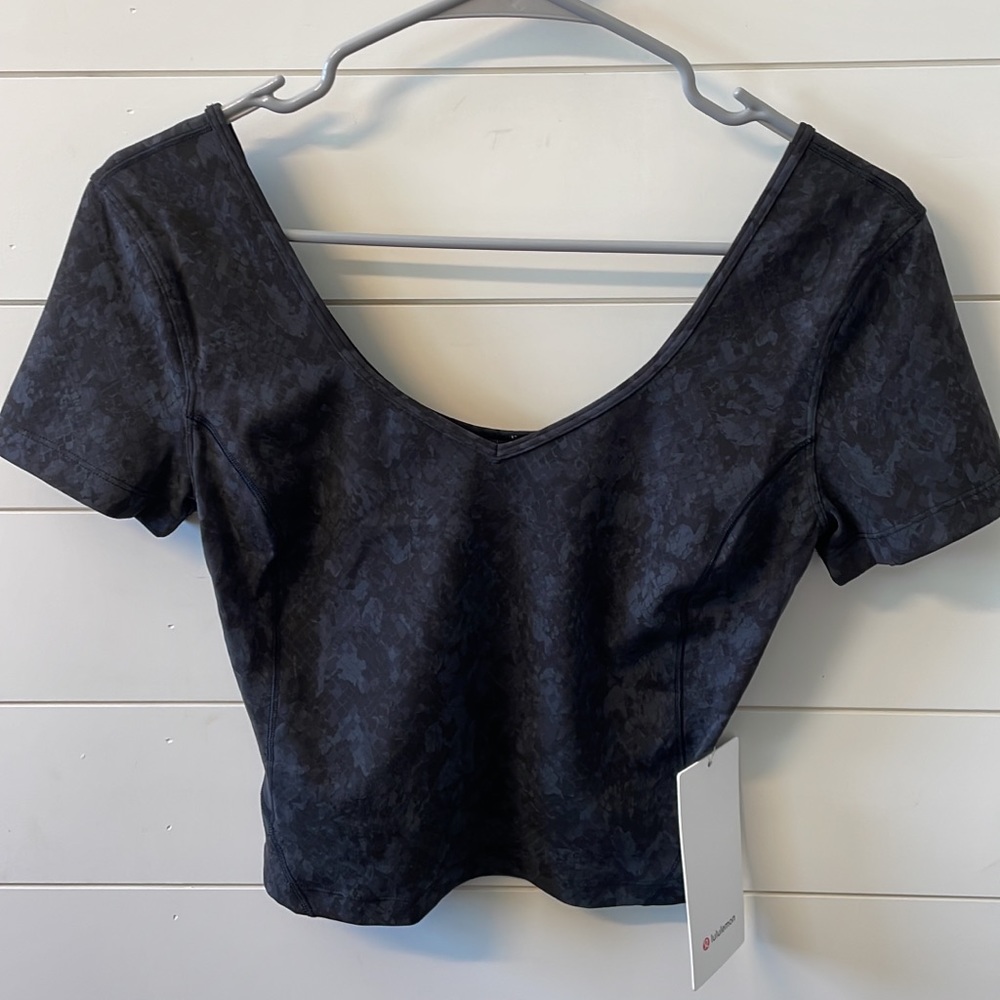Lululemon align tee. New with tags